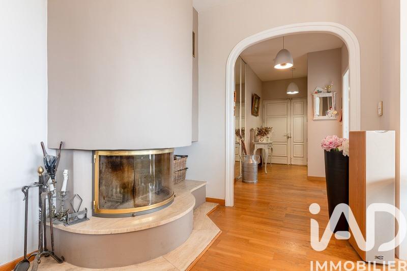 Maison - 282 m² - 8 pièces