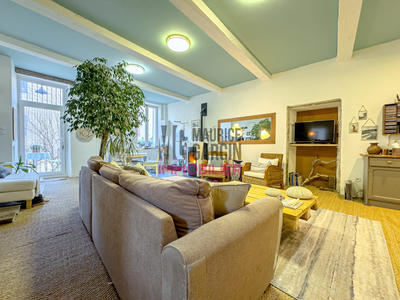 Maison - 259 m² - 7 pièces