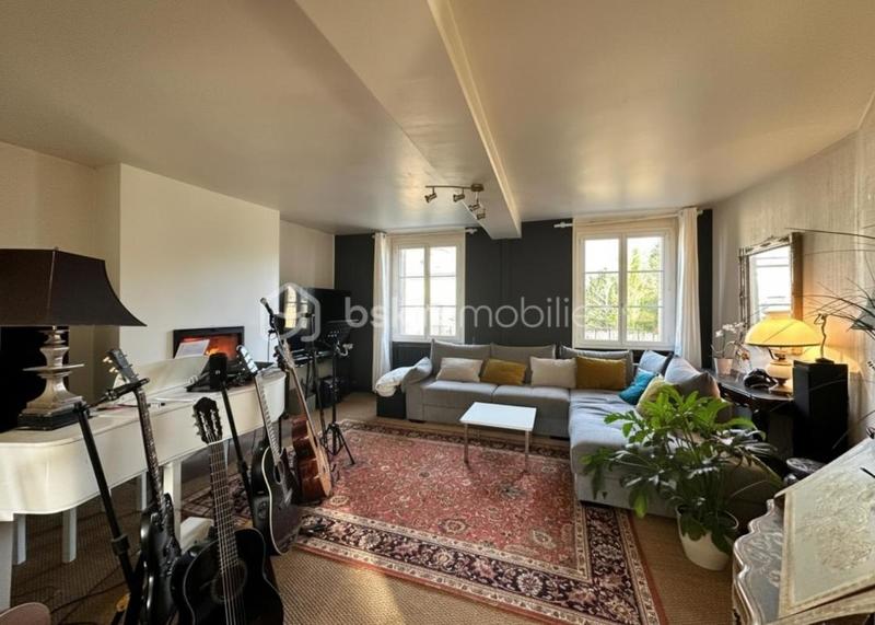 Maison - 225 m² - 7 pièces