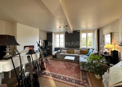 Maison - 225 m² - 7 pièces