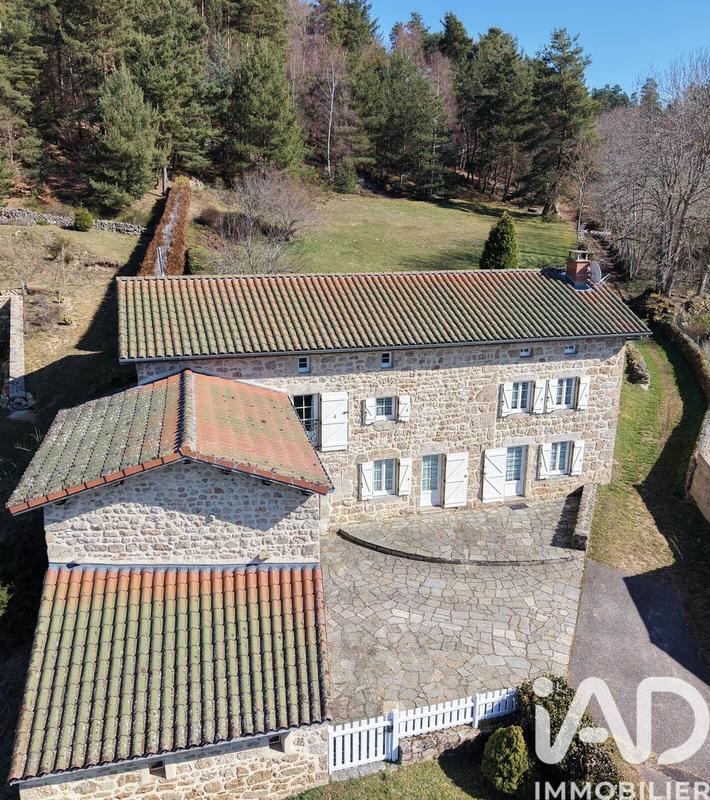 Maison - 140 m² - 5 pièces