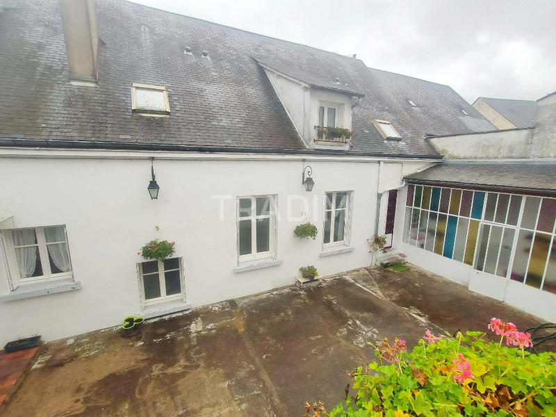 Maison - 300 m² - 10 pièces