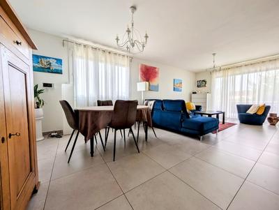 Maison - 152 m² - 6 pièces