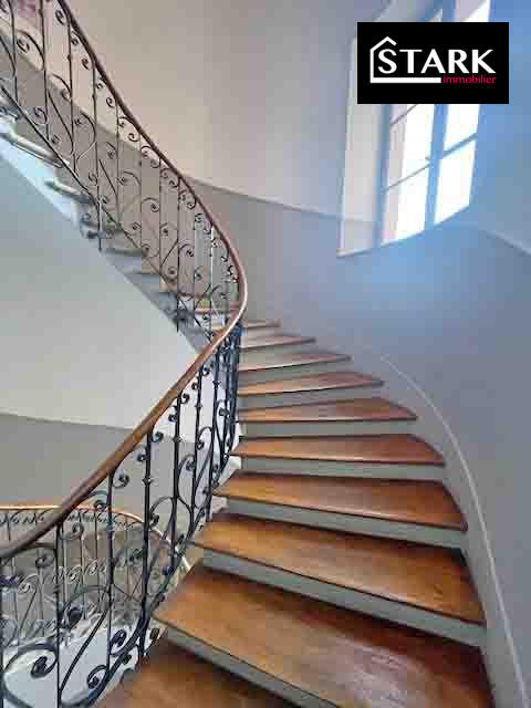 Appartement - 167 m² - 6 pièces