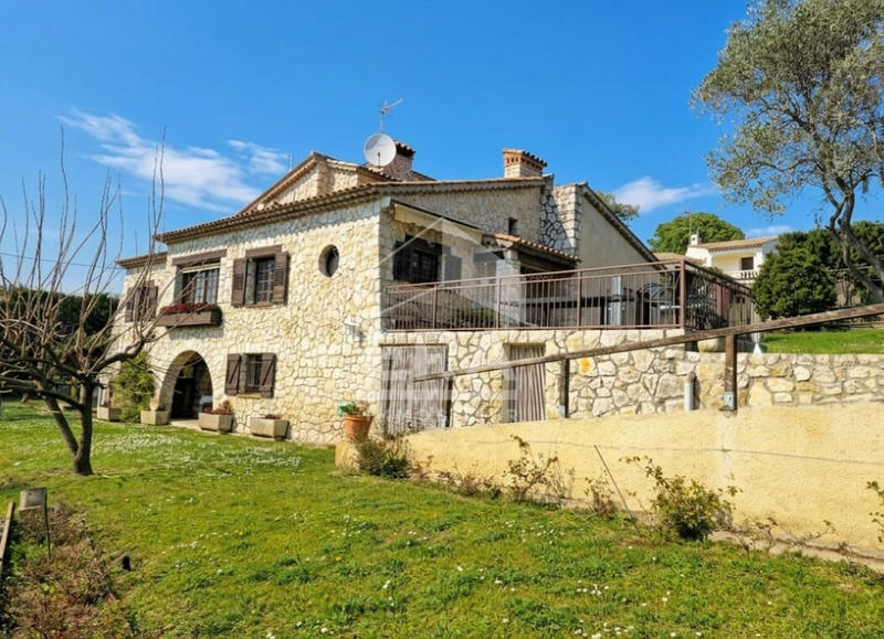Villa - 169 m² - 5 pièces