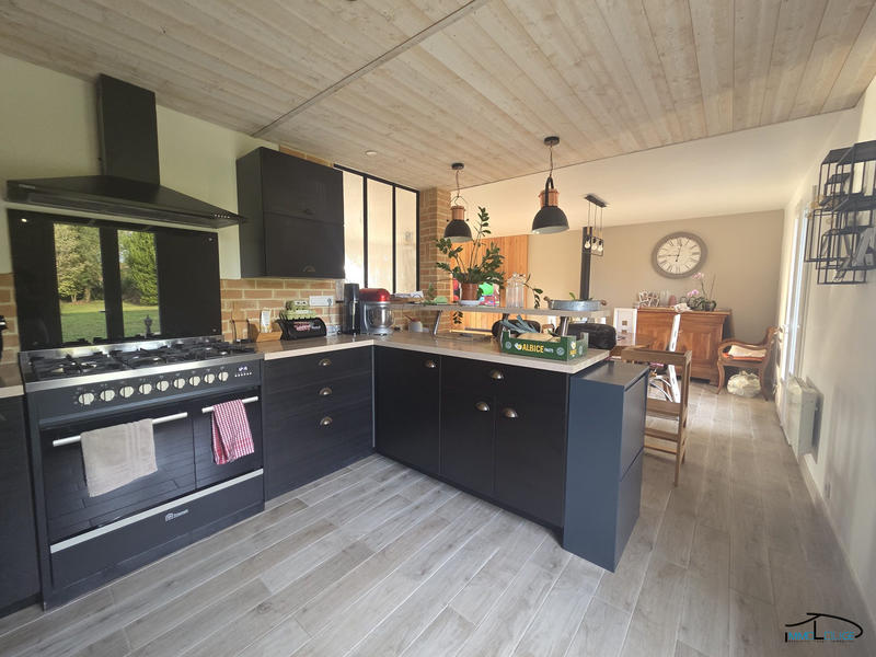 Maison - 143 m² - 5 pièces