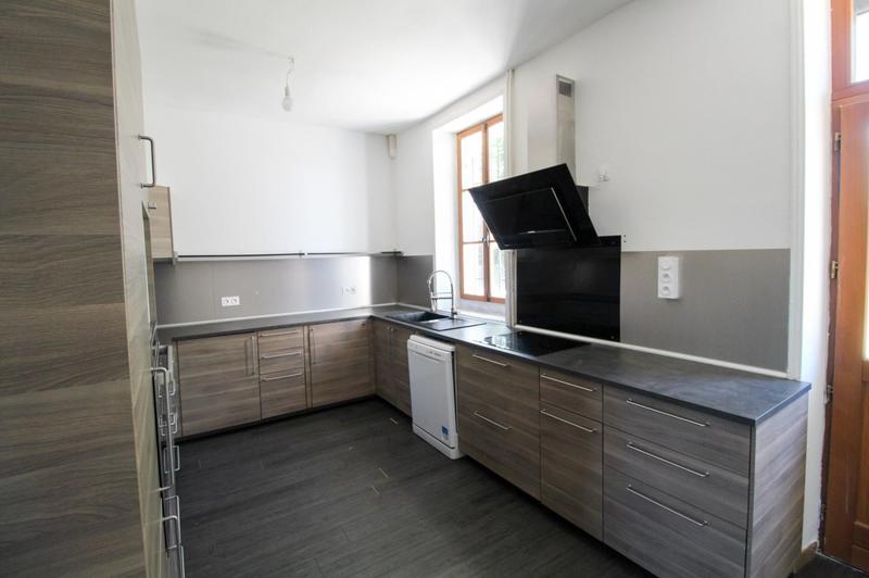 Maison - 251 m² - 12 pièces