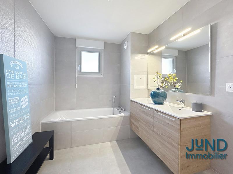 Appartement - 80 m² - 4 pièces