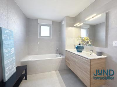 Appartement - 80 m² - 4 pièces