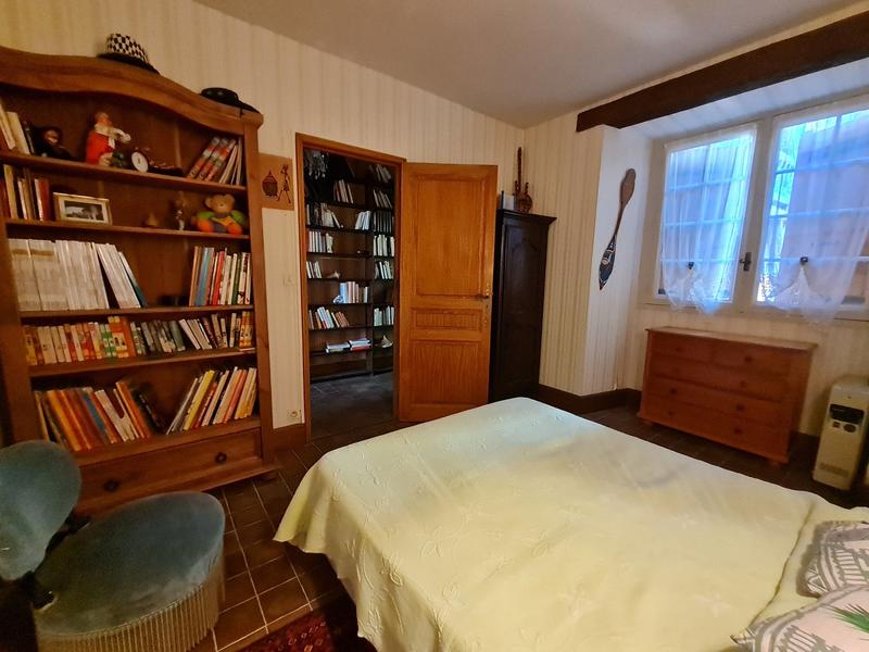 Maison - 249 m² - 9 pièces