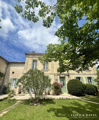 Maison - 323 m² - 10 pièces