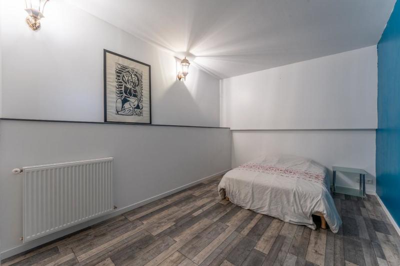 Villa - 187 m² - 9 pièces