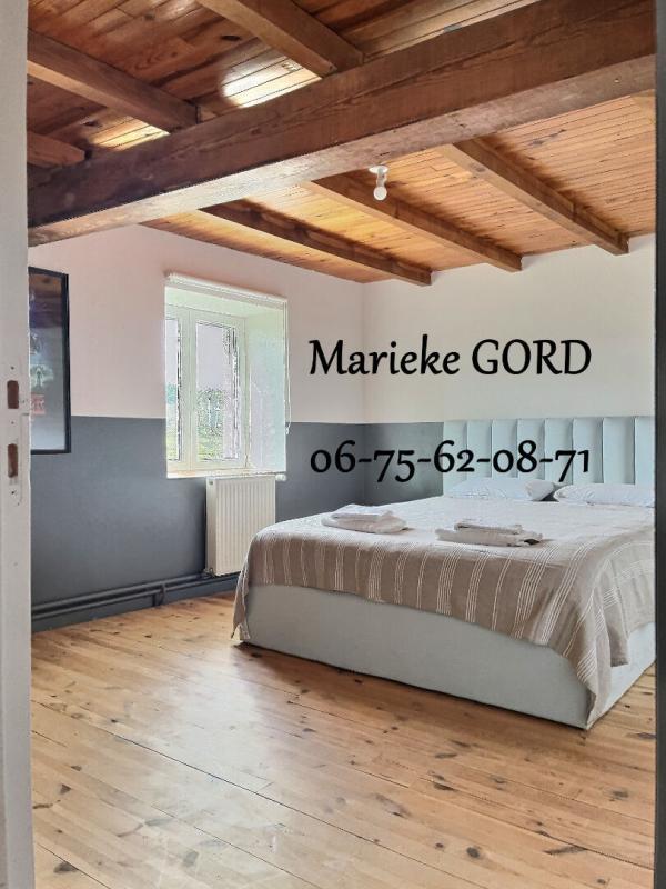 Maison - 248 m² - 9 pièces