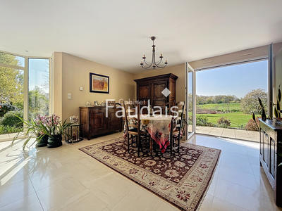 Maison - 171 m² - 6 pièces