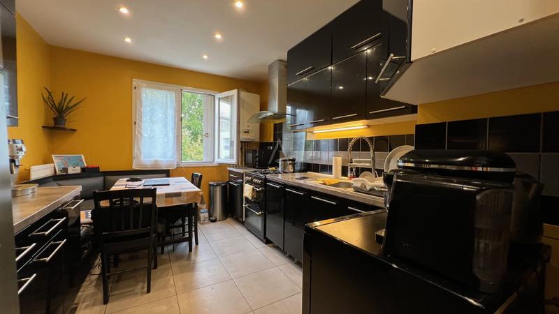 Appartement - 80 m² - 4 pièces