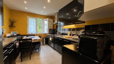 Appartement - 80 m² - 4 pièces