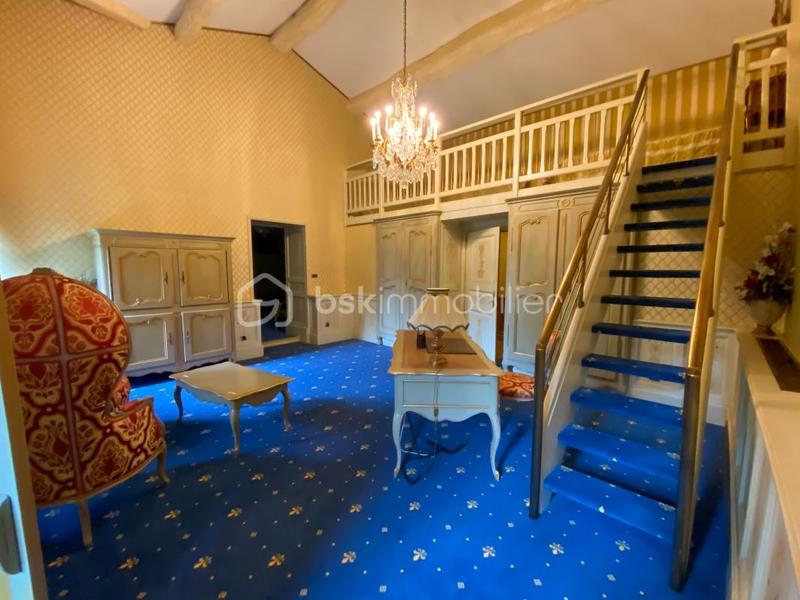 Demeure - 1 500 m² - 25 pièces