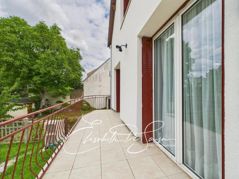 Maison - 152 m² - 8 pièces