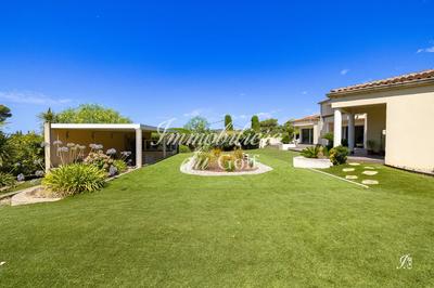 Villa - 232 m² - 6 pièces