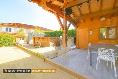 Maison - 121 m² - 6 pièces