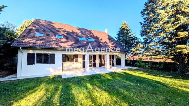 Maison - 178 m² - 8 pièces