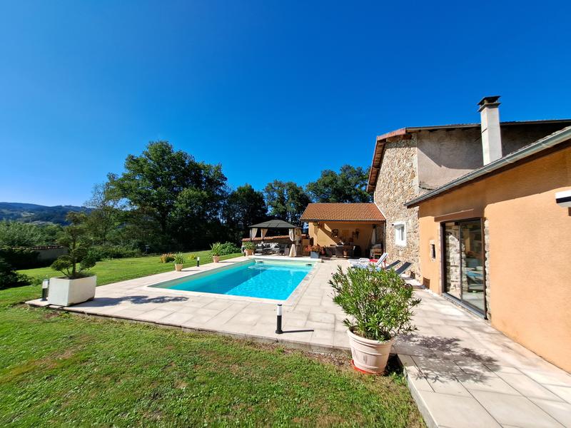 Maison - 207 m² - 6 pièces