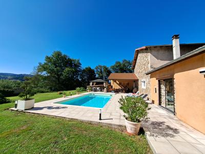 Maison - 207 m² - 6 pièces