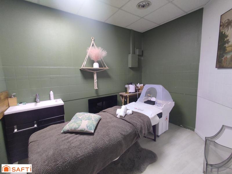 Local commercial - 100 m² - 10 pièces