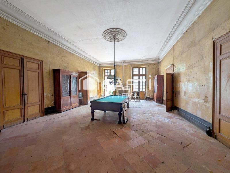 Appartement - 300 m² - 9 pièces