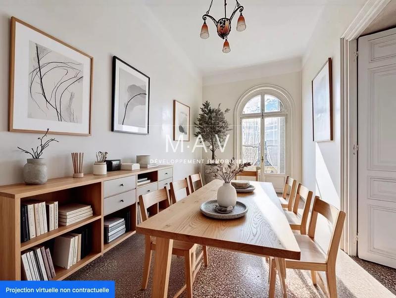 Appartement - 150 m² - 5 pièces