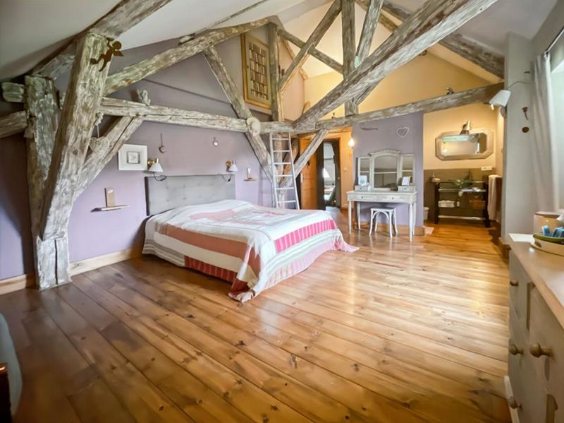 Maison - 362 m² - 12 pièces