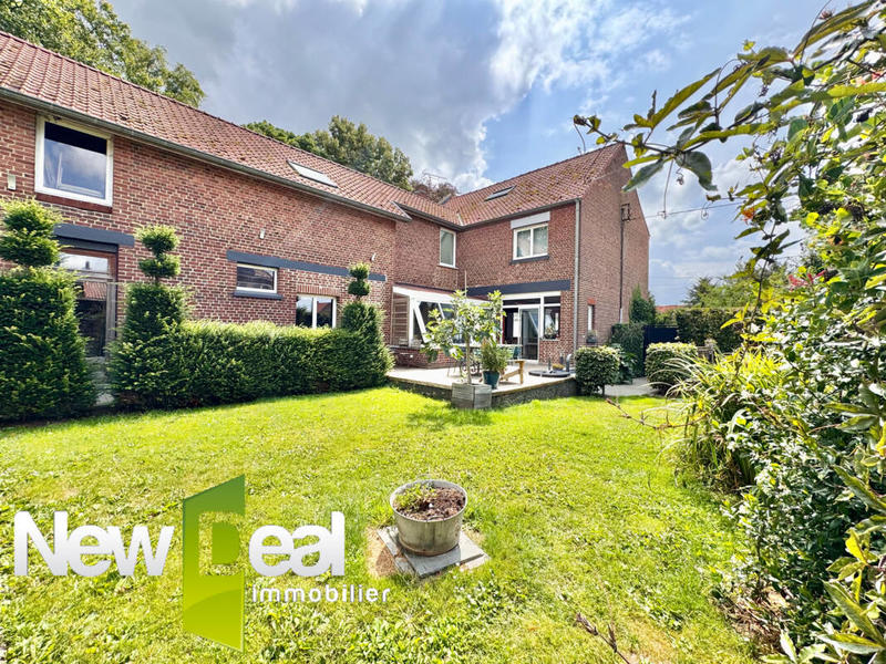 Maison - 185 m² - 11 pièces