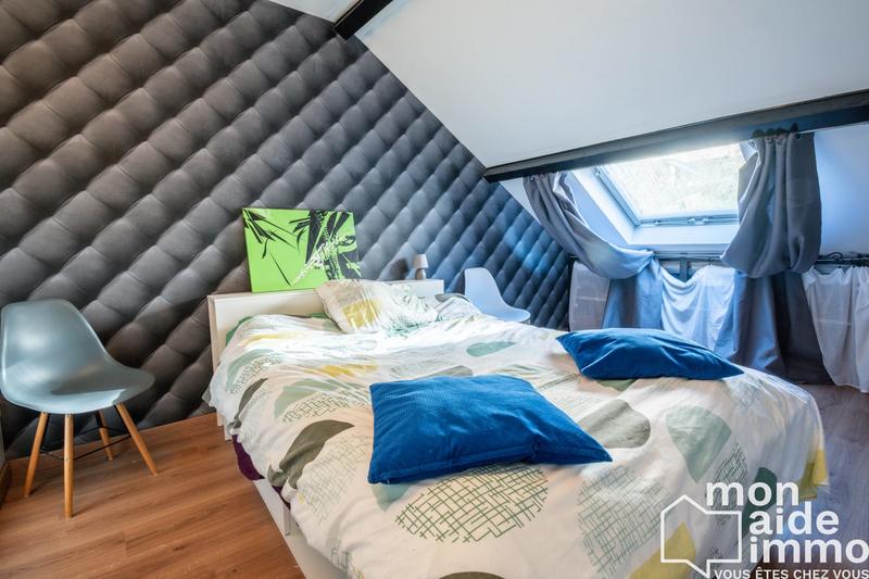 Maison traditionnelle - 210 m² - 7 pièces