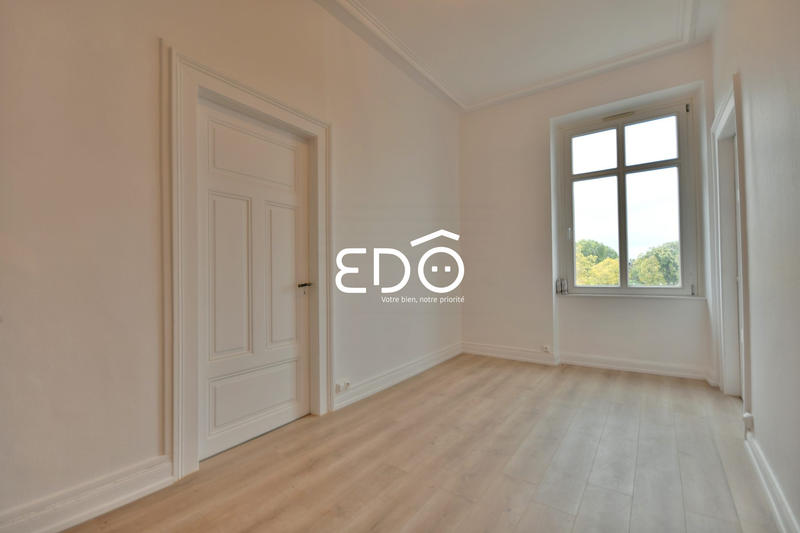 Appartement - 157 m² - 7 pièces