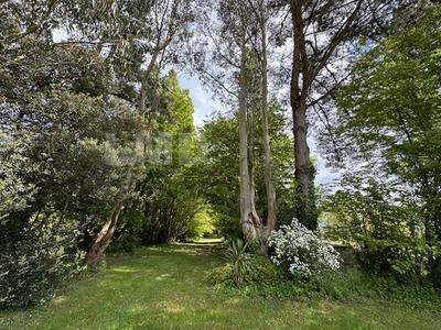 Propriété - 205 m² - 9 pièces