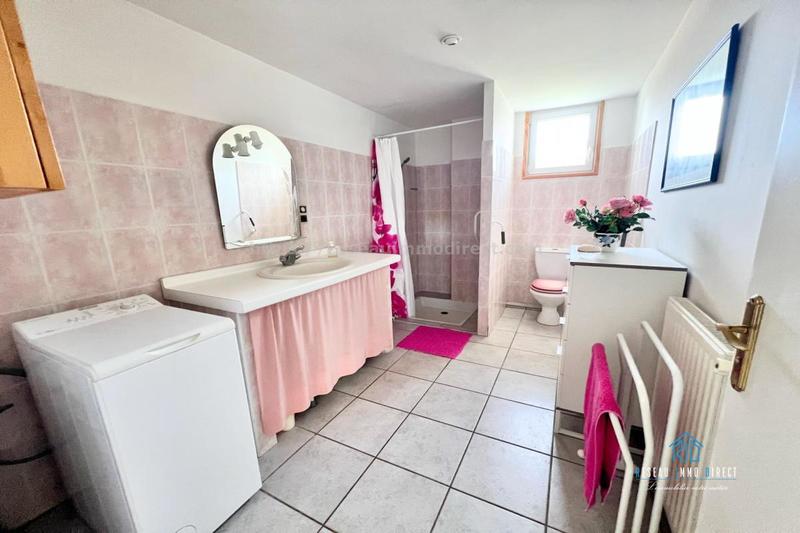 Maison traditionnelle - 222 m² - 7 pièces