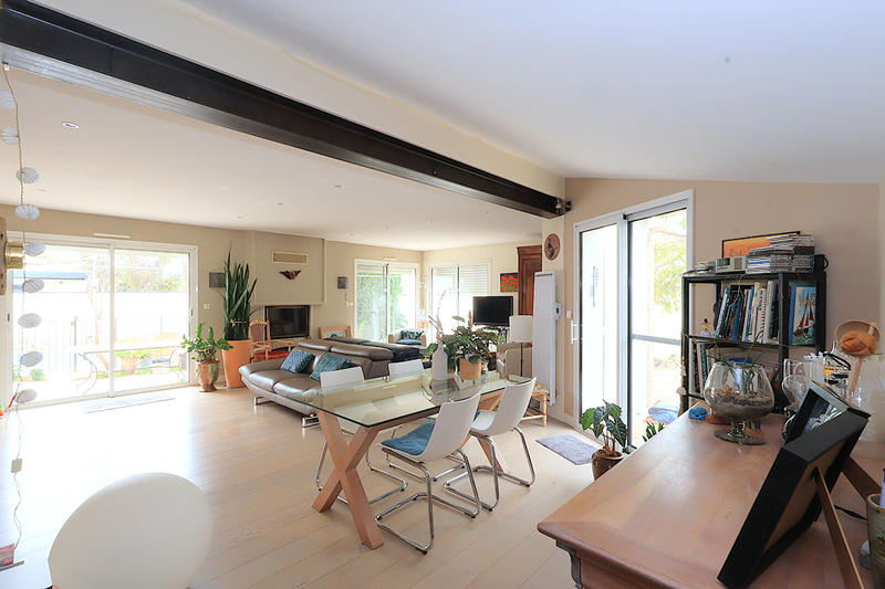 Maison - 159 m² - 6 pièces