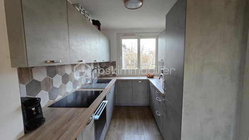 Maison - 140 m² - 8 pièces