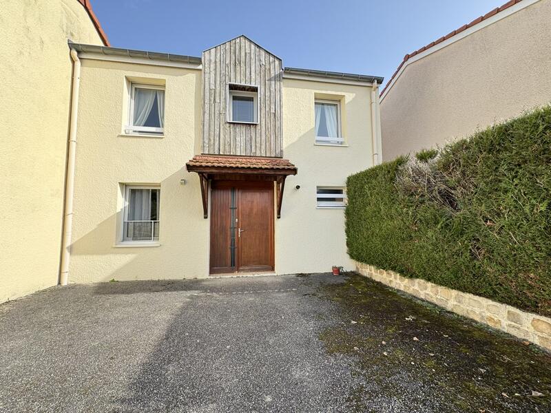 Maison - 105 m² - 4 pièces