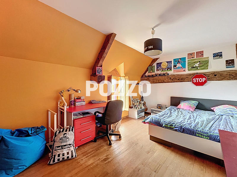 Maison - 202 m² - 6 pièces