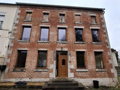 Maison - 205 m² - 7 pièces