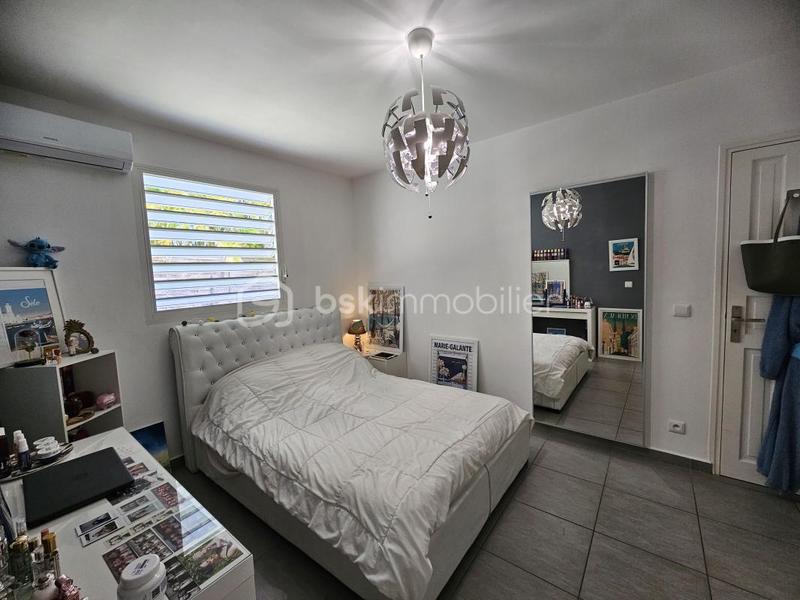 Maison - 177 m² - 7 pièces