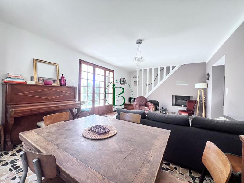 Maison - 88 m² - 5 pièces