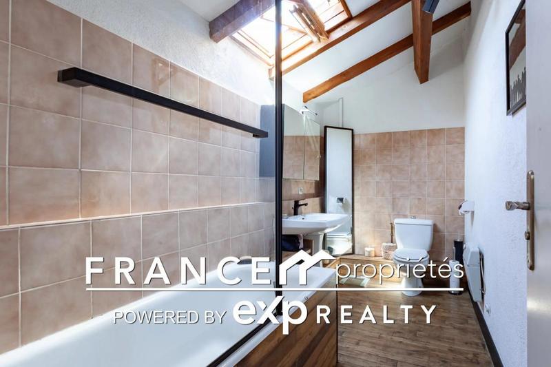 Maison - 223 m² - 7 pièces