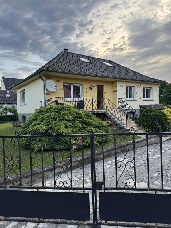 Maison - 90 m² - 5 pièces