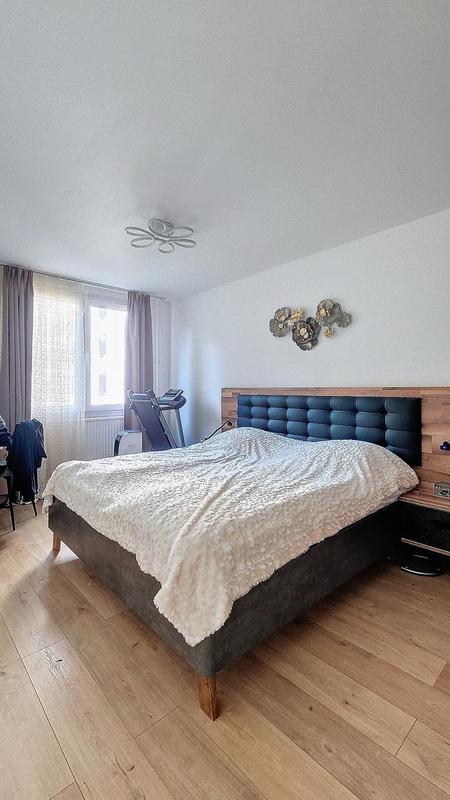 Appartement - 95 m² - 5 pièces