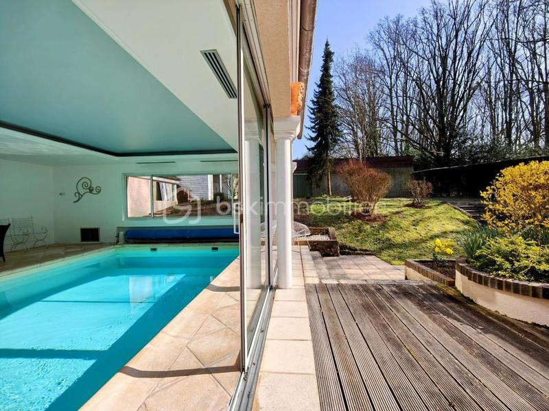 Maison - 390 m² - 15 pièces