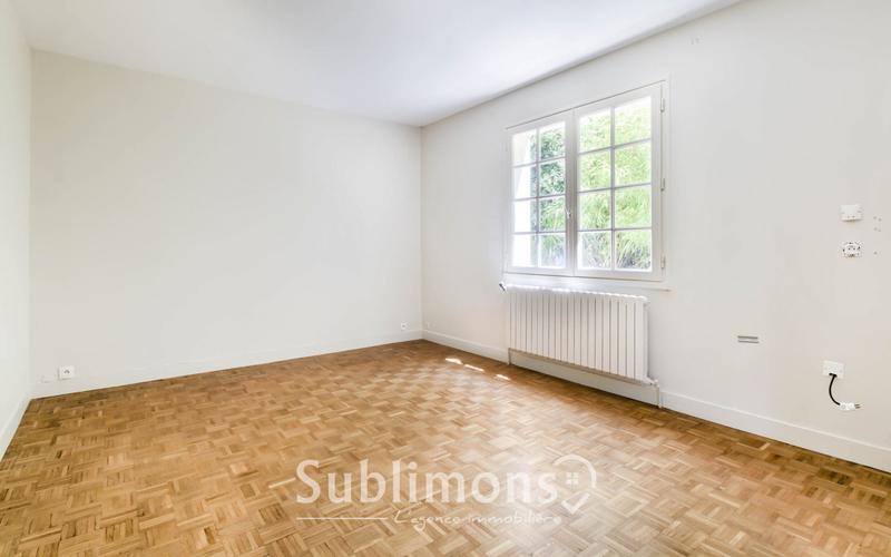 Maison traditionnelle - 131 m² - 6 pièces