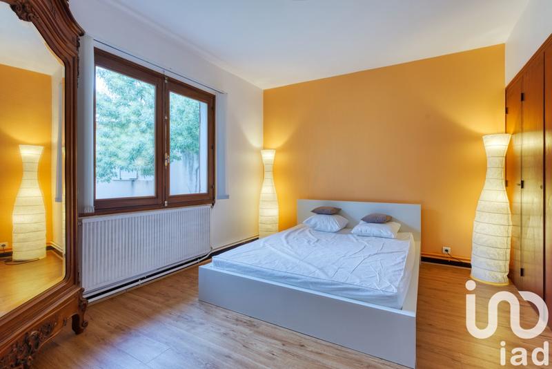 Maison - 195 m² - 12 pièces