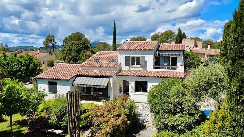 Maison - 157 m² - 6 pièces